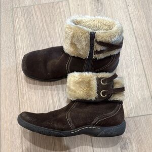 BareTraps Brown Winter Boots with Cream Fur